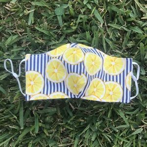 One (1) adult/teen lemons face mask